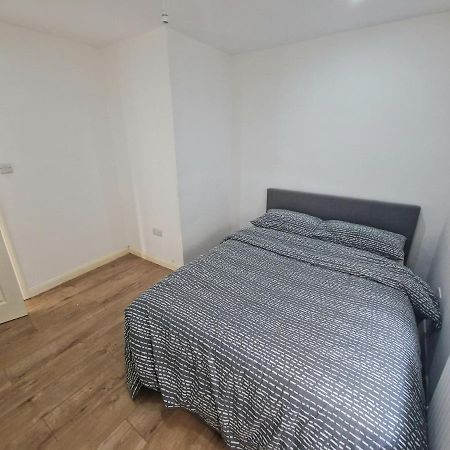 Mile End Budget Guesthouse Λονδίνο Εξωτερικό φωτογραφία