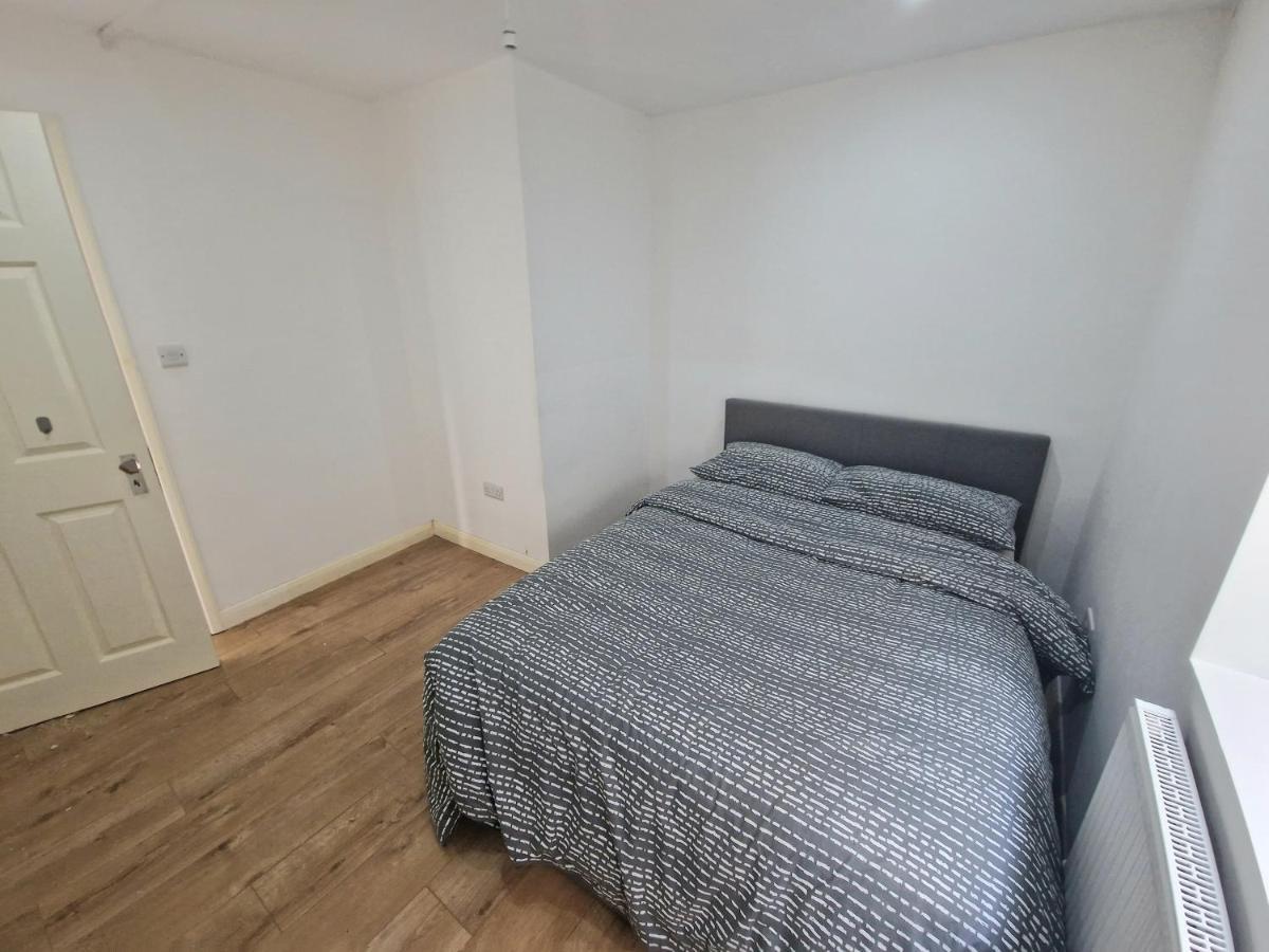 Mile End Budget Guesthouse Λονδίνο Εξωτερικό φωτογραφία
